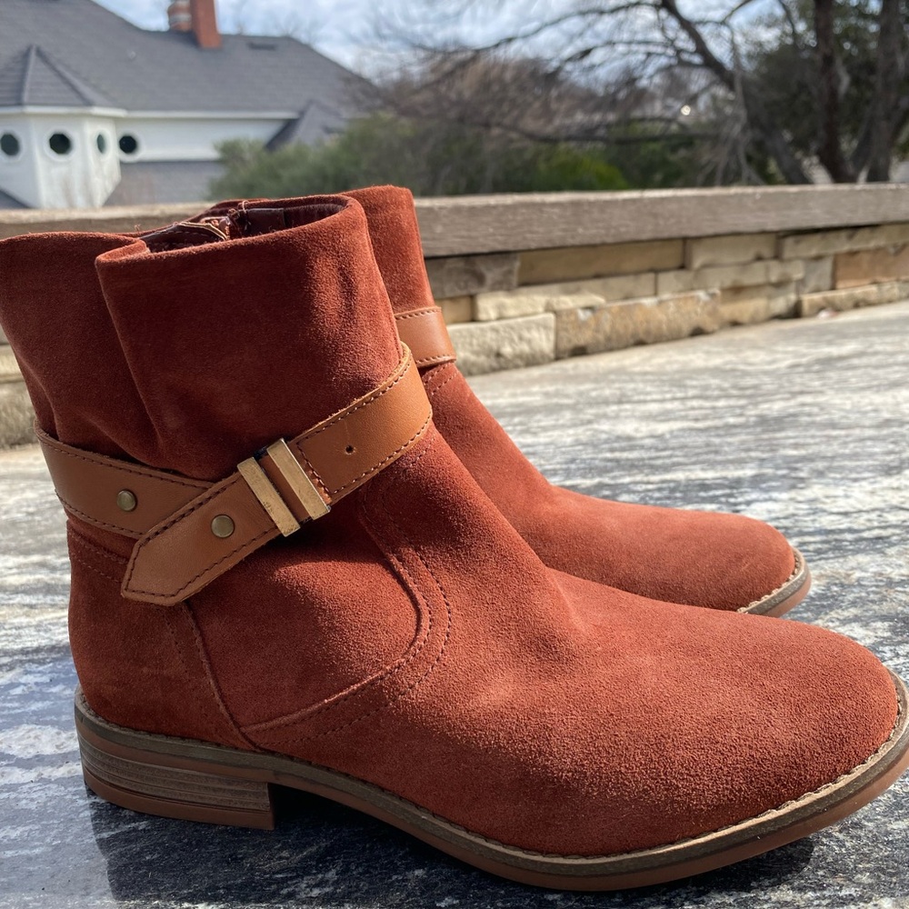 Clarks Cazmin Strap Mahogany Suede Ankle Boots Women’s Size 7